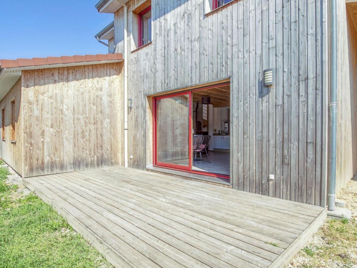 Pleasant Cottage In Challerange Buitenkant foto