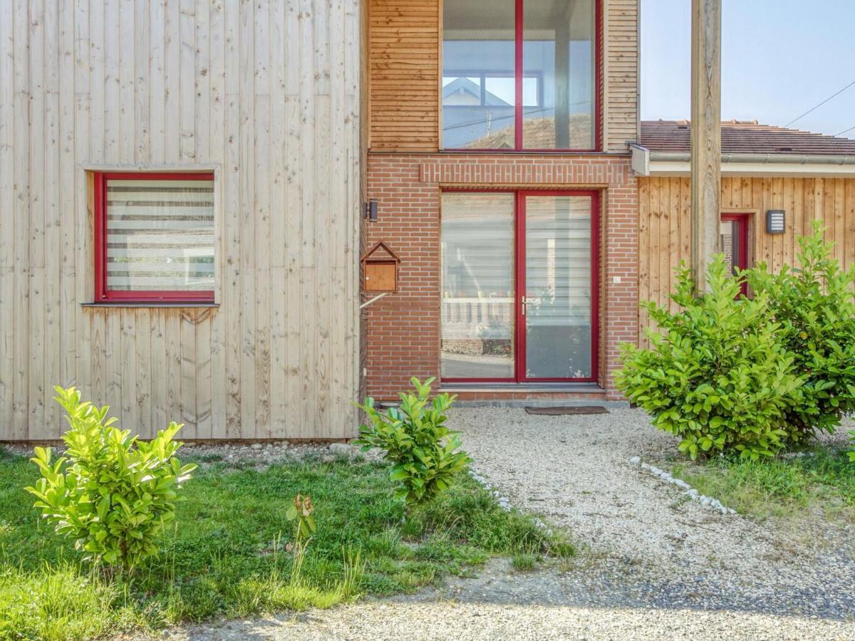 Pleasant Cottage In Challerange Buitenkant foto